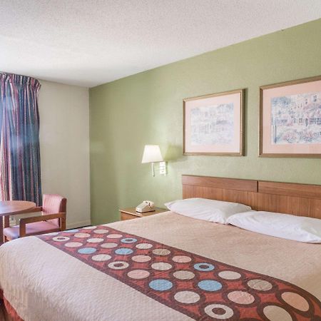 Hotel Super 8 By Wyndham Tifton Exteriér fotografie