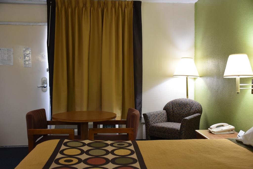 Hotel Super 8 By Wyndham Tifton Exteriér fotografie