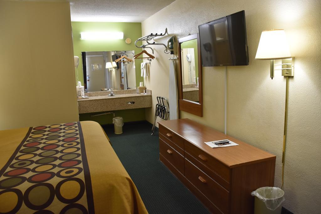 Hotel Super 8 By Wyndham Tifton Exteriér fotografie